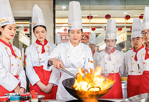 �ɶ��¶������ѧУ9:ѧУ��ѧ�������