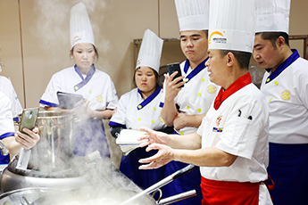 ���ɶ��¶���